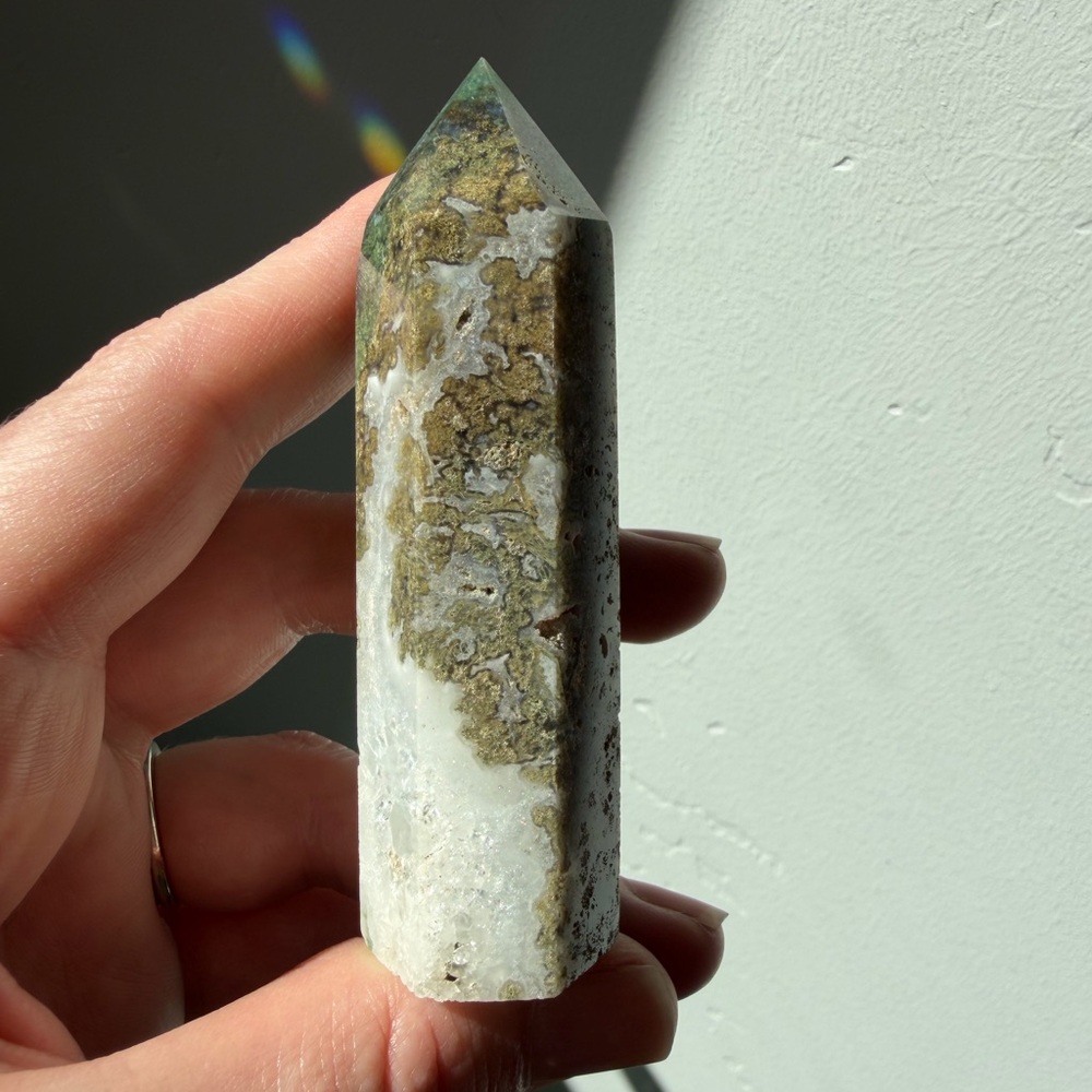 Gorgeous Moss Agate tower